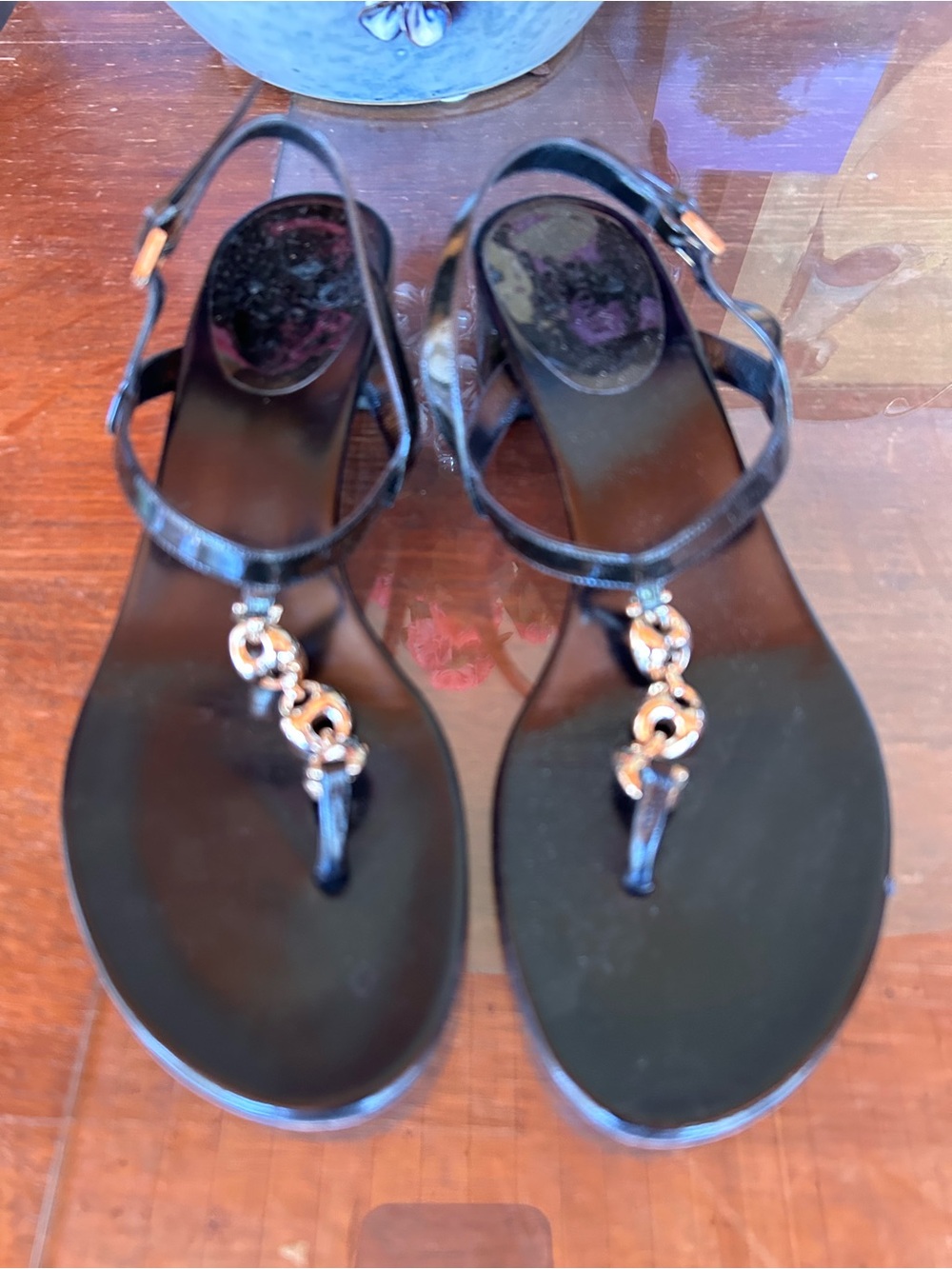 Gucci 8 1/2 Chained Patent Sandals - Picture 2 of 5